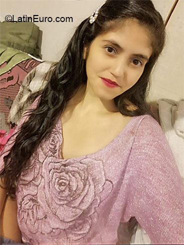 Date this hard body Peru girl Evy from Celendin PE1597