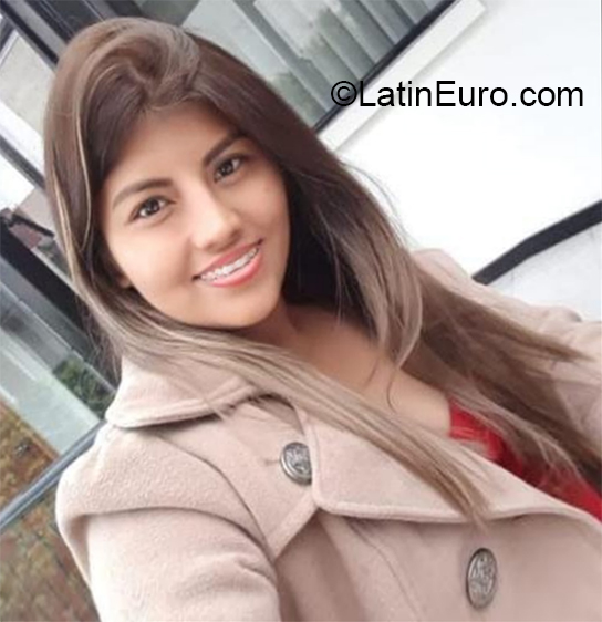 Date this attractive Colombia girl Leidy from Bucaramanga CO27878