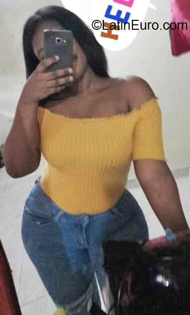 Date this lovely Colombia girl Monica from Buenaventura CO27960