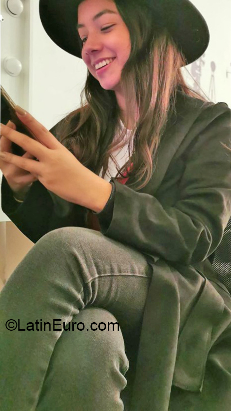 Date this pretty Peru girl Marbe from Lima PE1610