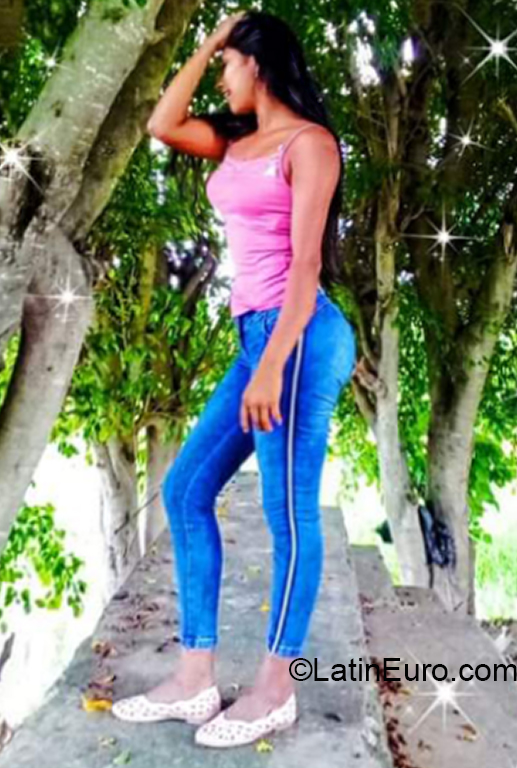 Date this sensual Peru girl Bidelitia from Huancayo PE1612