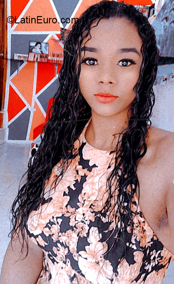 Date this foxy Ecuador girl Katherine from Guayas EC559