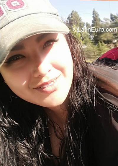 Date this stunning Colombia girl Carolina from Bogota CO28028