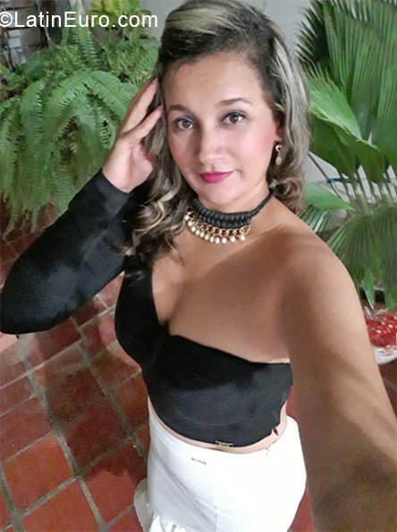 Date this pretty Colombia girl Yuli from Cucuta CO28075