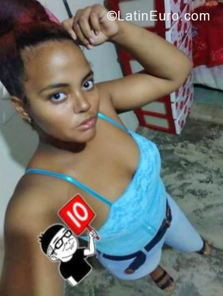 Date this fun Dominican Republic girl Delvania from Bonao DO38504