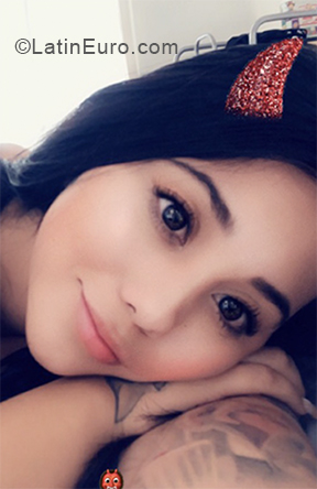 Date this gorgeous Colombia girl Maria from Medellin CO28101