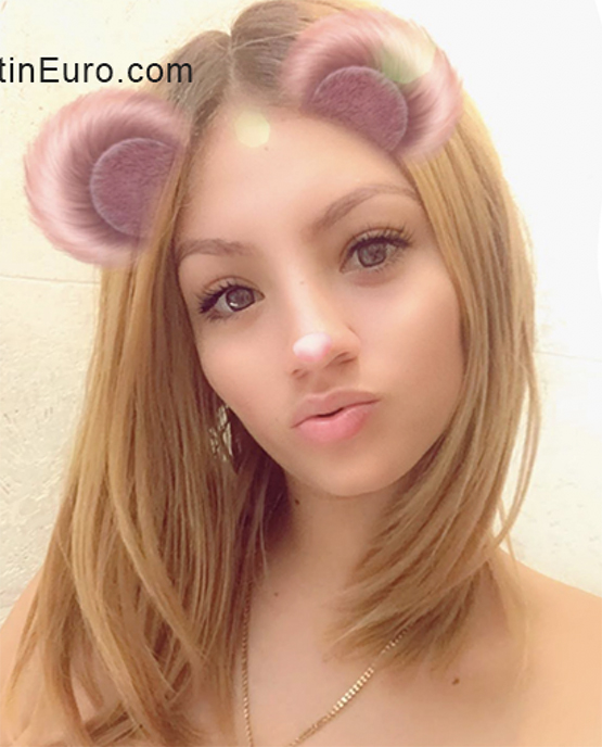 Date this beautiful Dominican Republic girl Jatnia from Santo Domingo DO38508