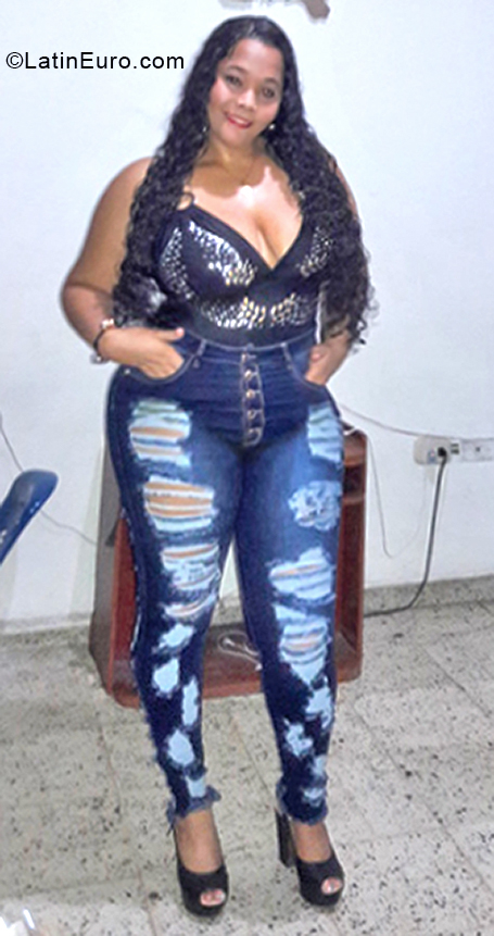 Date this lovely Colombia girl Keyla from Cali CO28109