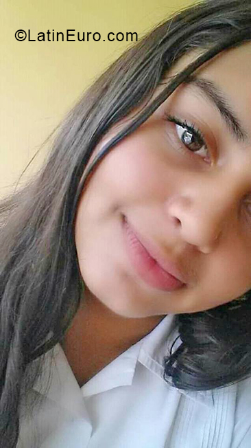 Date this hot Honduras girl Keyla from Tegucigalpa HN2824