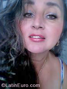 Date this young Colombia girl Maria from Cali CO28171