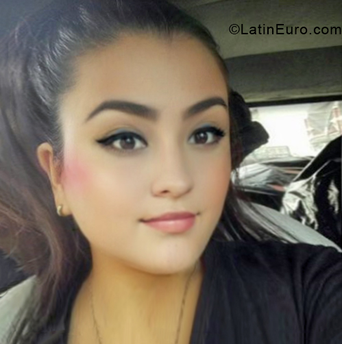 Date this charming Colombia girl Lorena from Cali CO28205