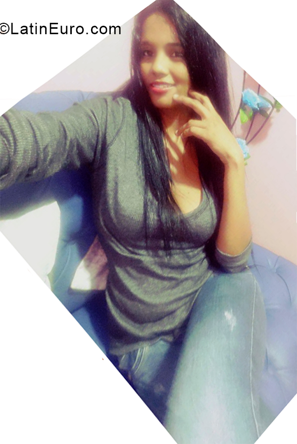 Date this foxy Colombia girl La Flaca from Bucaramanga CO28218