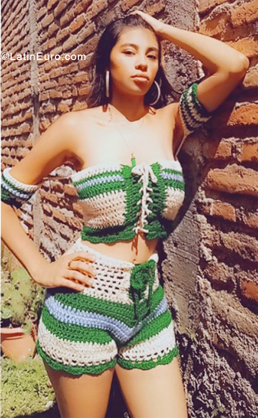 Date this hard body Honduras girl Evelin from Tegucigalpa HN2826