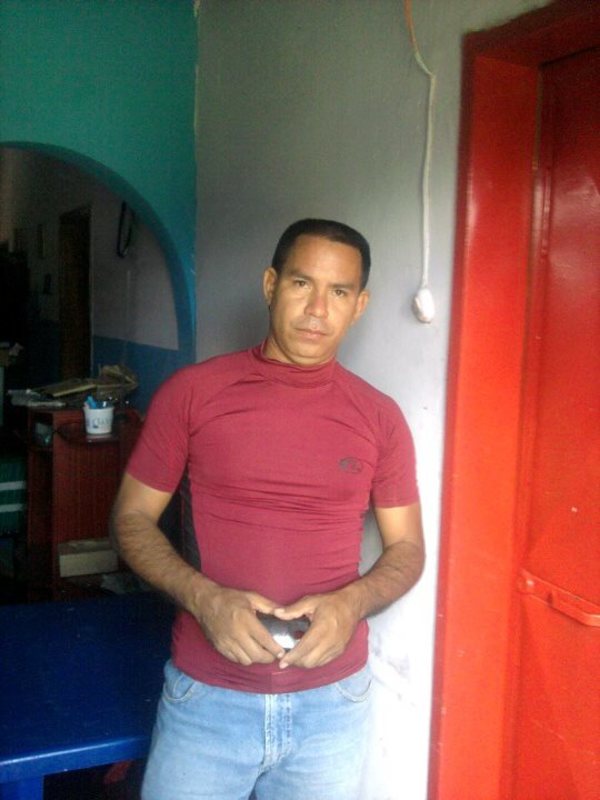 Date this charming Venezuela man Roberto alvarez from Florida VE3386