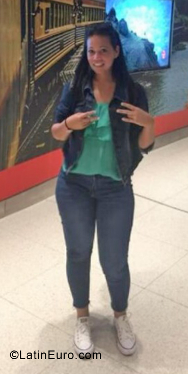 Date this funny Cuba girl Yanelis from Bayamo CU715