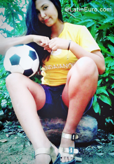 Date this athletic Venezuela girl Michelle from Puerto de la Cruz VE3393