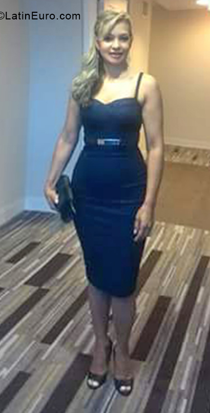 Date this pretty Colombia girl Maria from Bogota CO28266