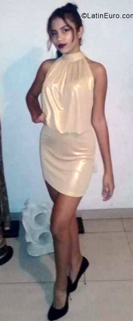 Date this young Venezuela girl Vanessa from Valencia VE3407