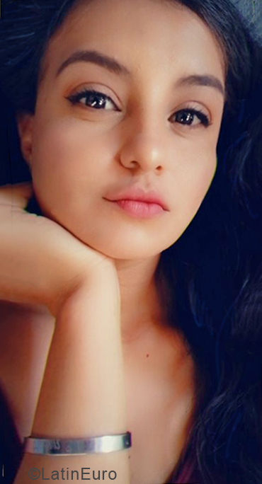 Date this voluptuous Mexico girl Stephanie from Puerto Vallarta MX2017