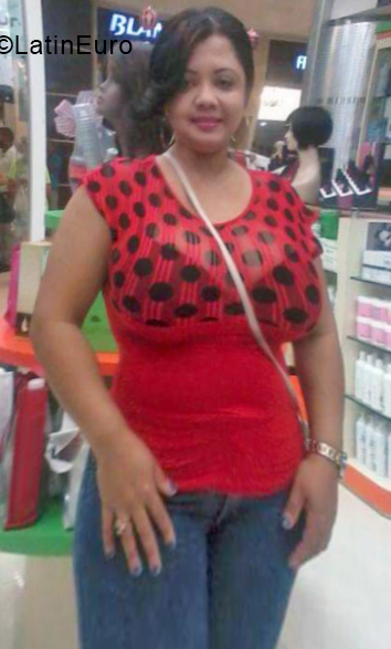 Date this passionate Dominican Republic girl Guillermina from Santo Domingo DO40201