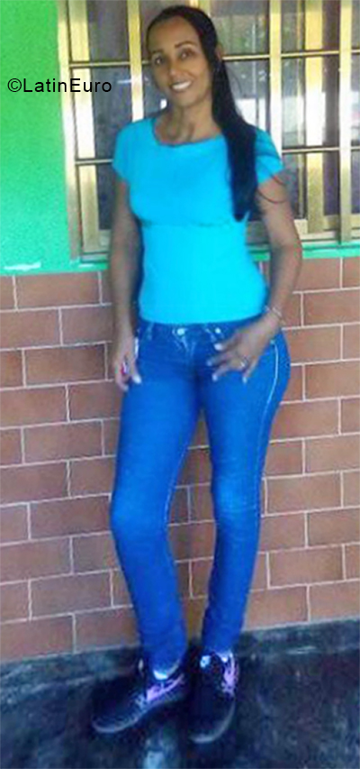 Date this delightful Venezuela girl Alejandra from Ribero VE3445