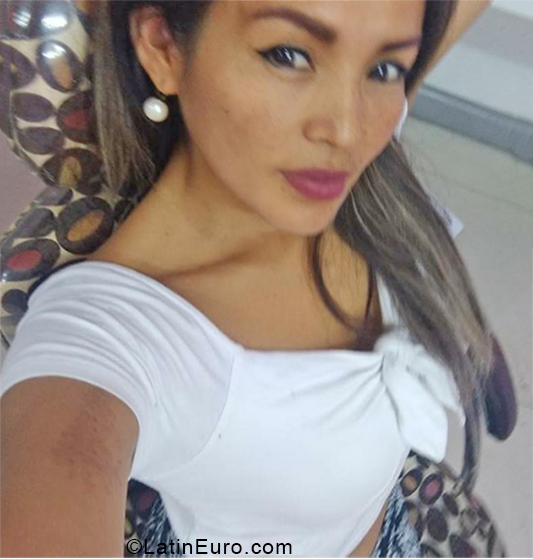 Date this attractive Peru girl Navidad from Lima PE1653