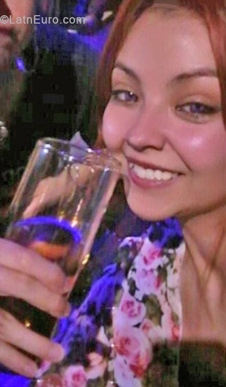 Date this good-looking Argentina girl Cindy from Cordoba AR529