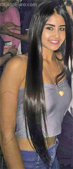 Date this cute Venezuela girl Yaritza from Caracas VE3481