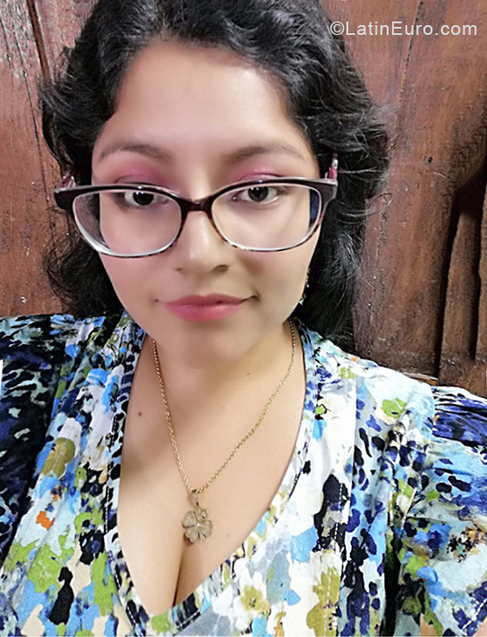 Date this attractive Peru girl Karen from Lima PE1663