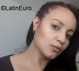 Date this attractive Colombia girl Diana from Bogota CO28573