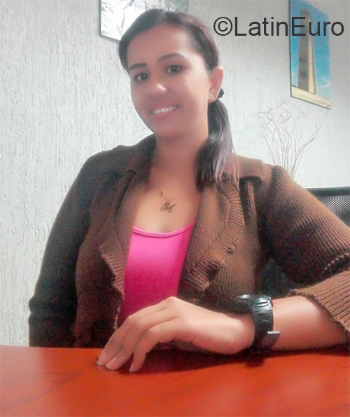 Date this hot Venezuela girl Alejandra from Caracas VE3493