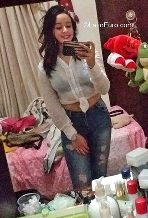 Date this beautiful Colombia girl Maria from Medellin CO28606