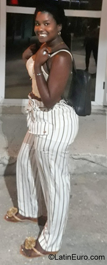 Date this good-looking Cuba girl Leila from Camaguey CU728