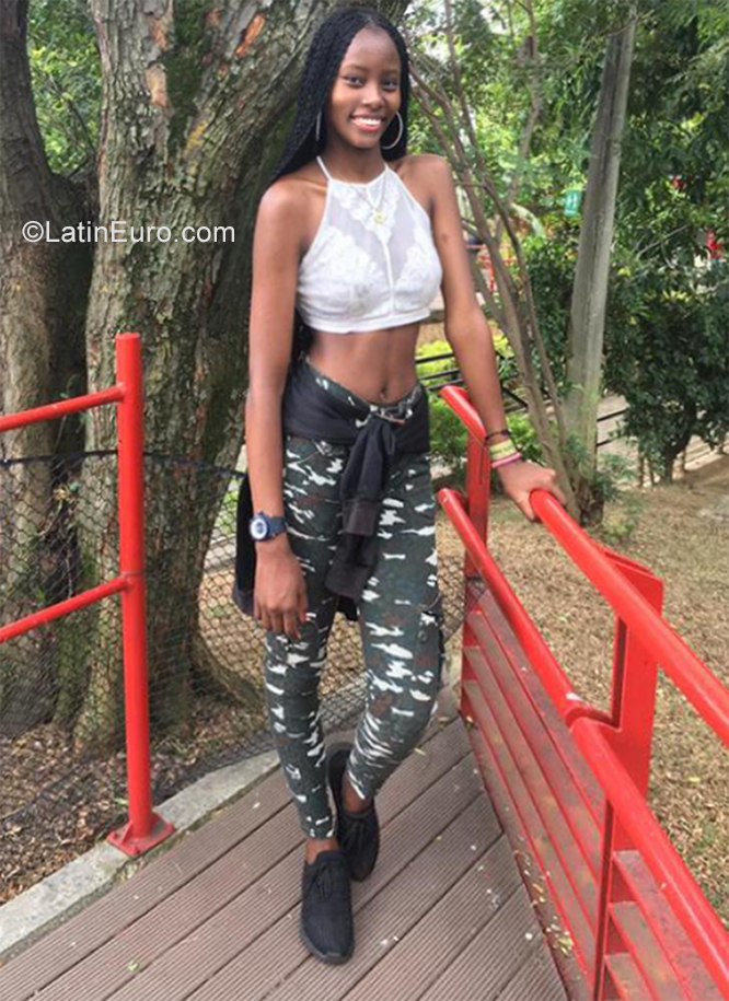 Date this georgeous Colombia girl Karla from Medellín CO28695