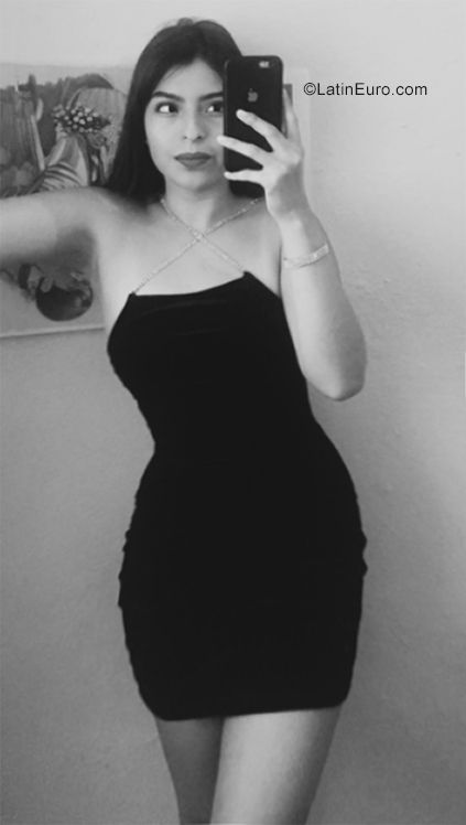 Date this hard body Mexico girl Kristel from Polanco MX2113