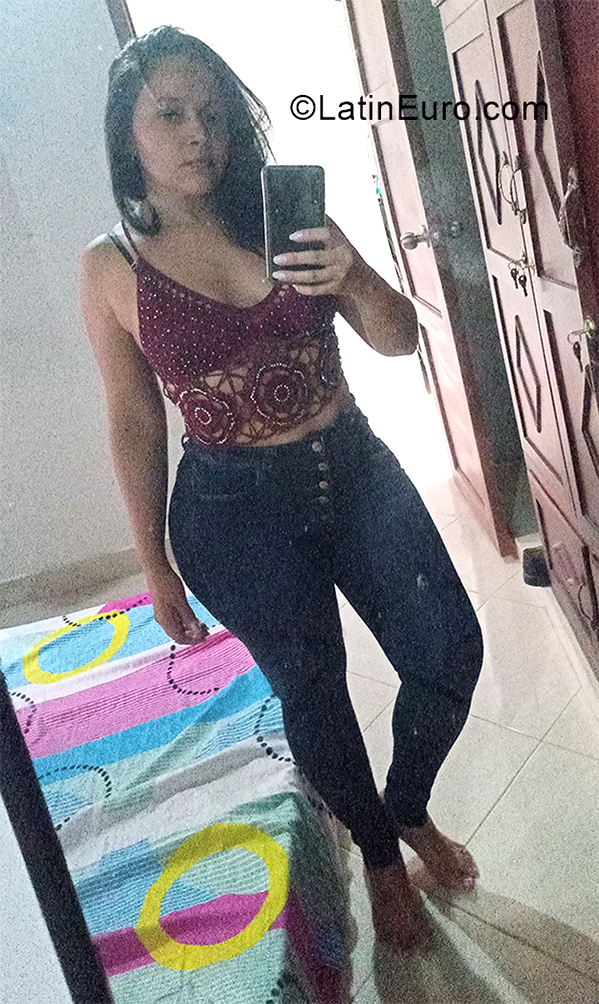 Date this gorgeous Colombia girl Nancy from Medellin CO28743