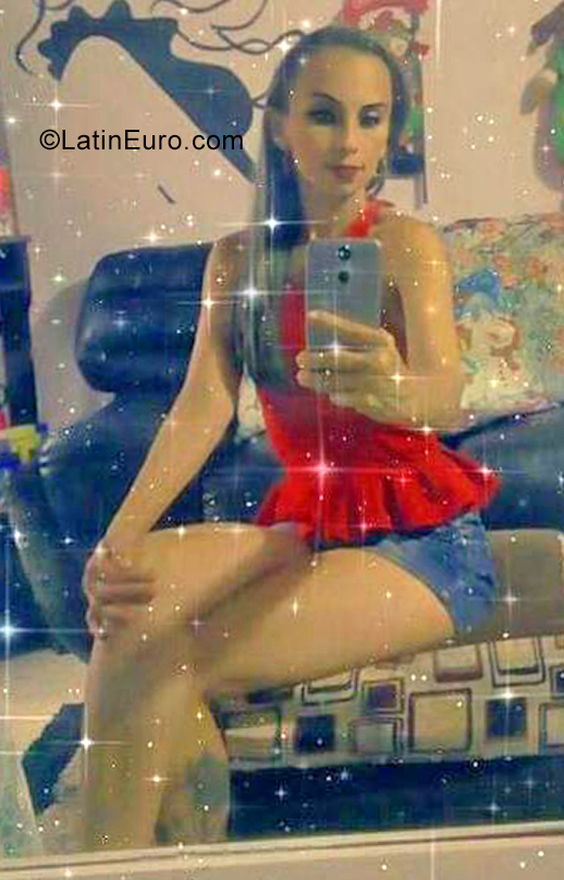 Date this tall Colombia girl Diomar Lida from Armenia CO28761