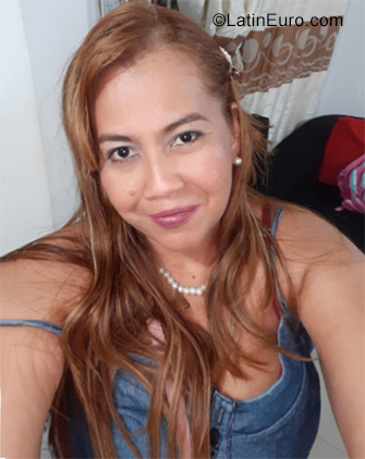 Date this foxy Colombia girl Francia from Cartagena CO28768
