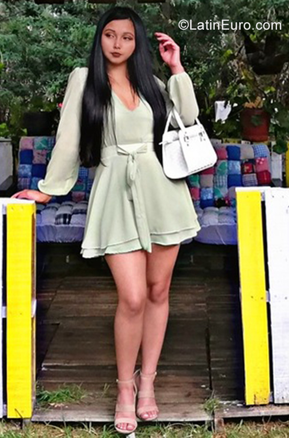 Date this exotic Colombia girl Paula from Bogota CO31215