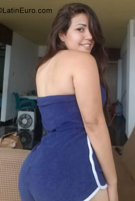 Date this voluptuous Venezuela girl Anabelys from Caracas VE4031