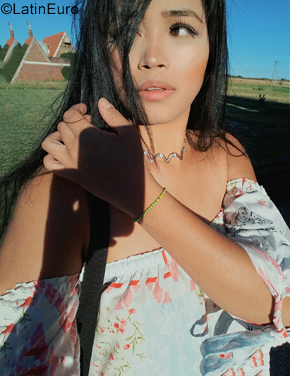 Date this cute Argentina girl Gabriela from Buenos Aires AR853