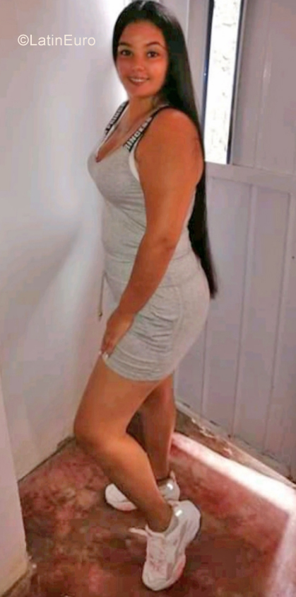 Date this hard body Colombia girl Belkis from Barranquilla CO28941