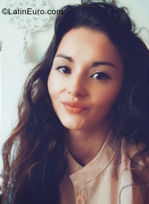 Date this young Colombia girl Nataly from Bogota CO29118