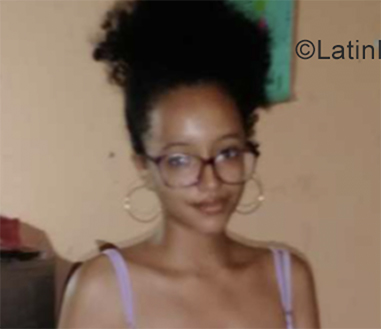 Date this nice looking Colombia girl Brirtny from Caucasia CO29149