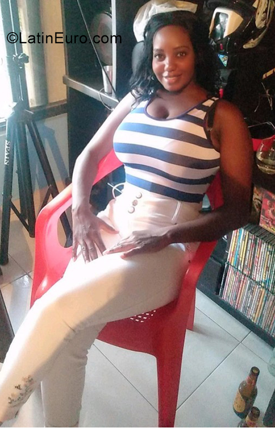 Date this happy Colombia girl Fernanda from Cali CO29942