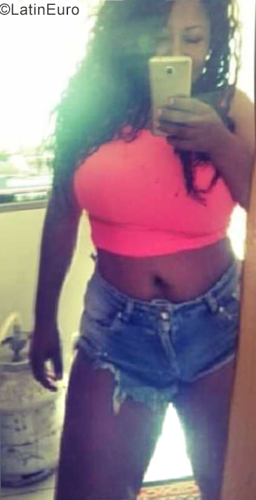 Date this exotic Brazil girl Vanessa from Rio De Janeiro BR11307