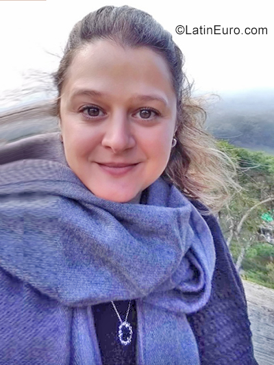 Date this hard body Brazil girl Ana from Curitiba BR11311