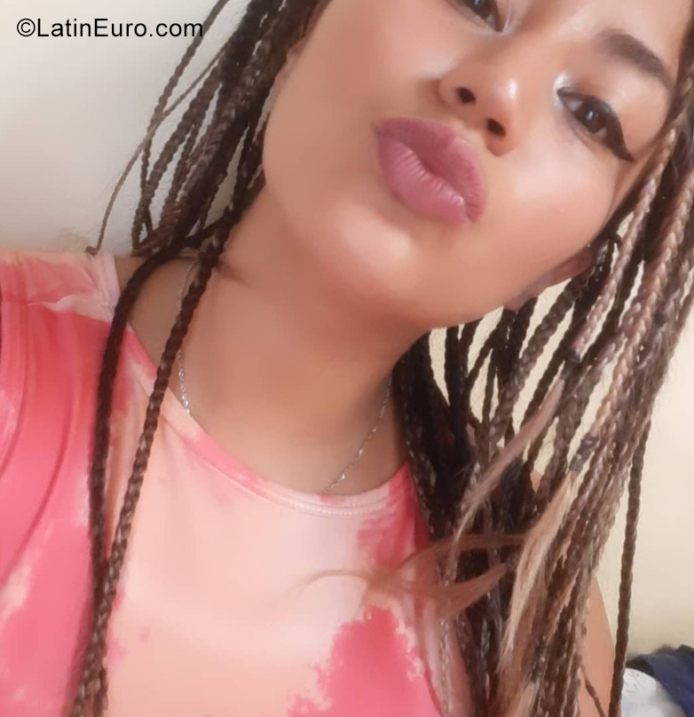 Date this happy Peru girl Geraldine from Lima PE1865