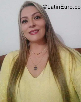 Date this happy Colombia girl Monik from Medellin CO29327