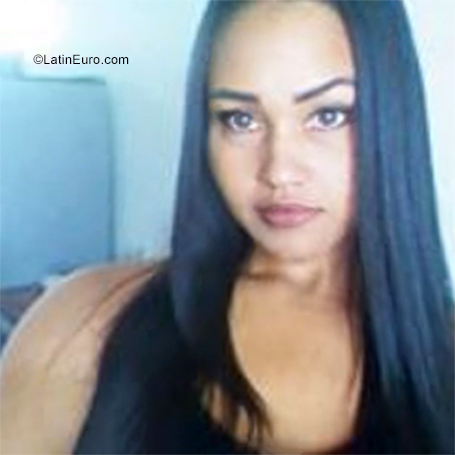 Date this foxy Venezuela girl Marianna from Guarenas VE3724